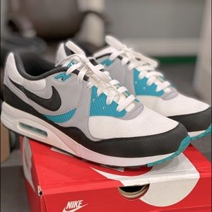 Nike Air Max Light